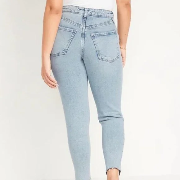 NWT Old Navy Curvy High-Waisted OG Straight Ripped Cut-Off Jeans for Women - Picture 2 of 3